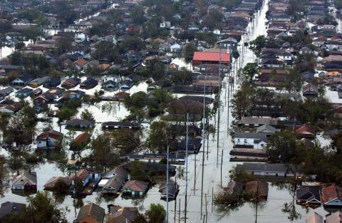 ew Orleans' habitability relies on levees and pumps. In Hurricane Katrina they failed. Photo August 30, 2005 by Jocelyn Augustino/ FEMA / Wikimedia Commons.