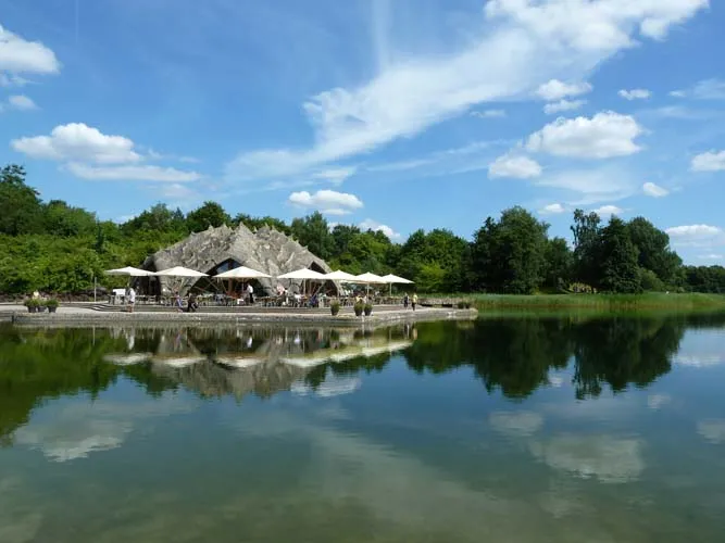 Café am See (Cafe on the Lake), Britzer Garten, Neukölln is the site where the 1985 Federal Horticultural Show took place.