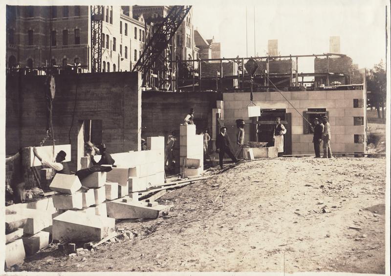 African American stonemasons at work on the south and original north facades of the Library Building, ca. 1911. Courtesy of the Dolph Briscoe Center for American History, The University of Texas at Austin. 