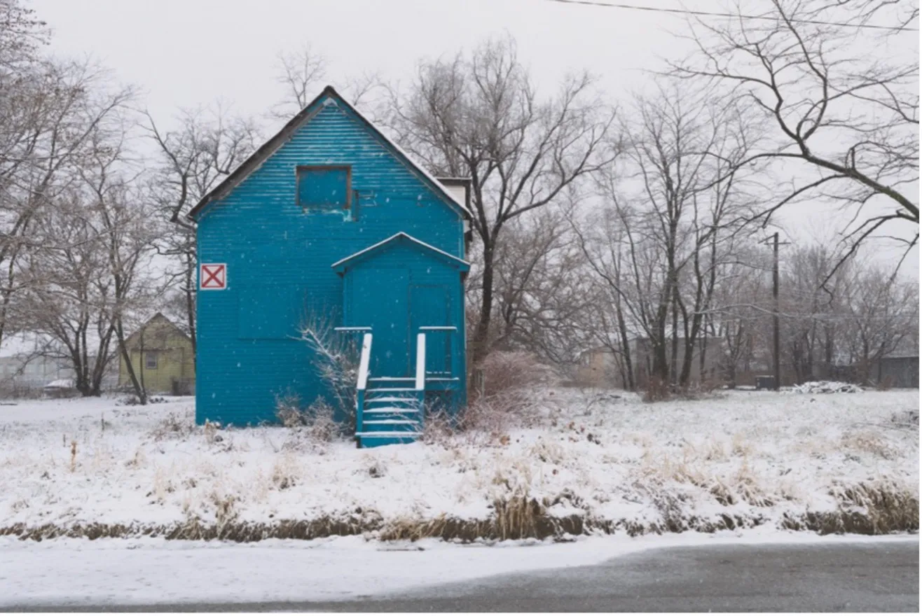 Amanda Williams, “Ultrasheen”, 2014–16. Inkjet print on rag photo paper, 20 × 28 in. Courtesy the artist