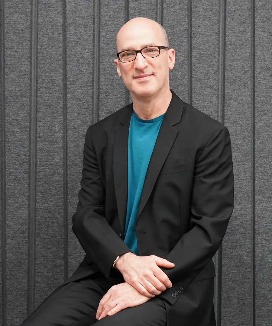 Headshot of Stephen Cassell
