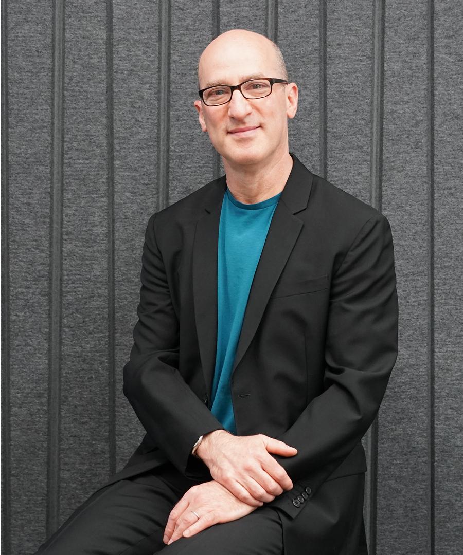 Headshot of Stephen Cassell