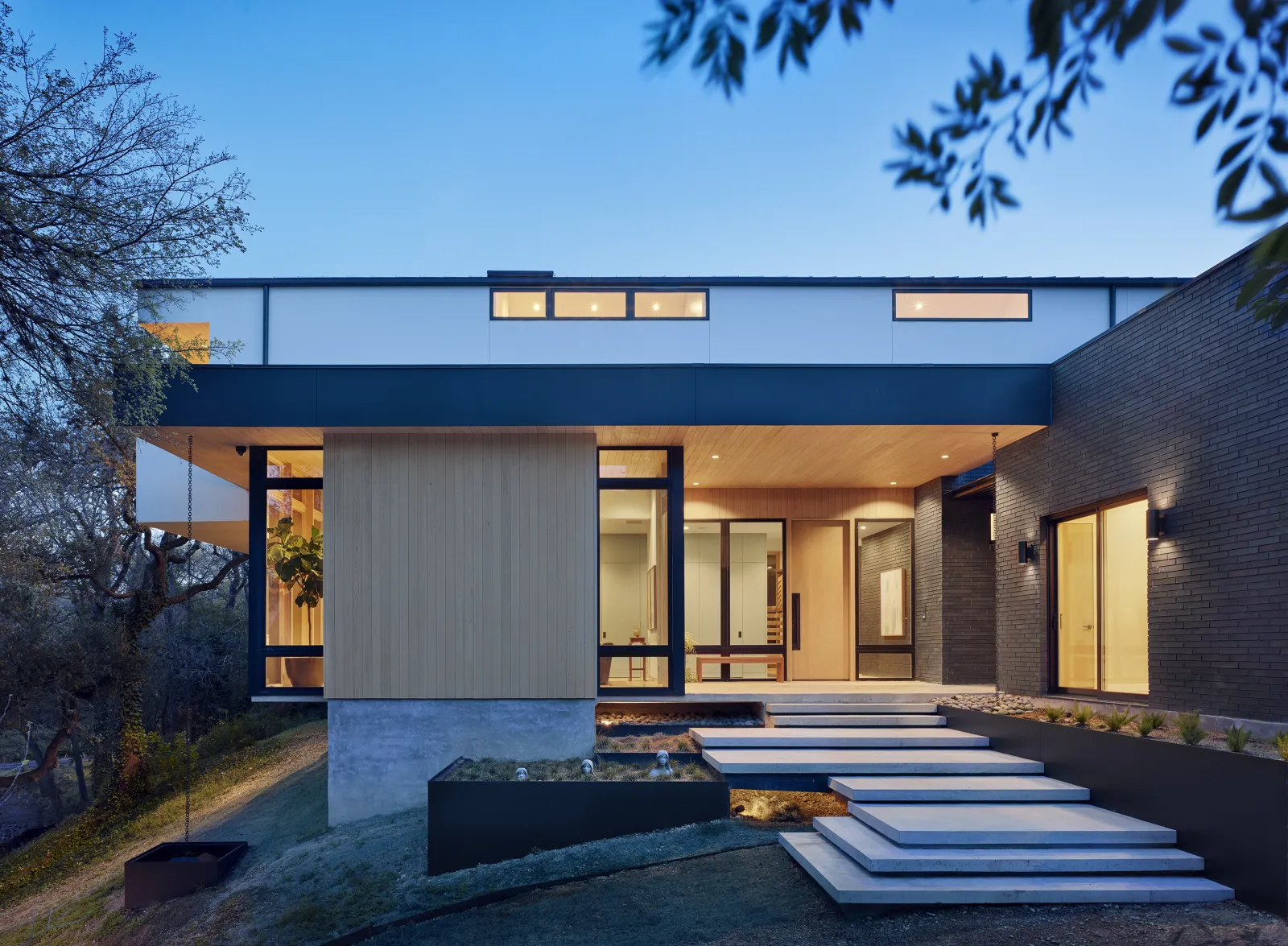 Descendant House by Matt Fajkus Architecture; Photo by Casey Dunn.