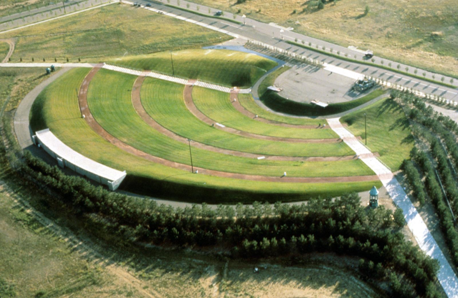 Hargreaves Jones Fiddlers Green 01.jpg