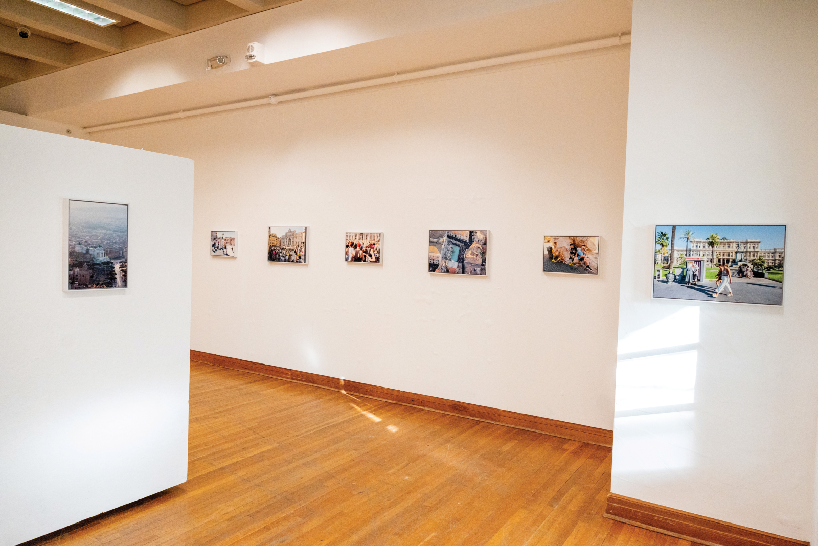 Exhibition of Iwan Baan's photography of buildings in Rome and Vegas