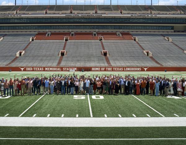 Longhorn 100 group shot