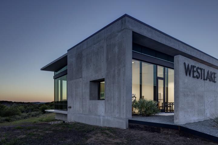 00 Westlake Dermatology Marble Falls by Matt Fajkus Architecture_exterior photo by Charles Davis Smith